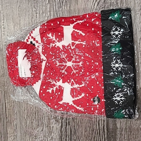 Christmas Light Up Winter Hat - Picture 3 of 3